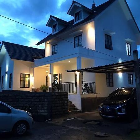 Stylish Villa At Green Apple U 35A Cipanas Puncak Sindanglaya Exteriör bild