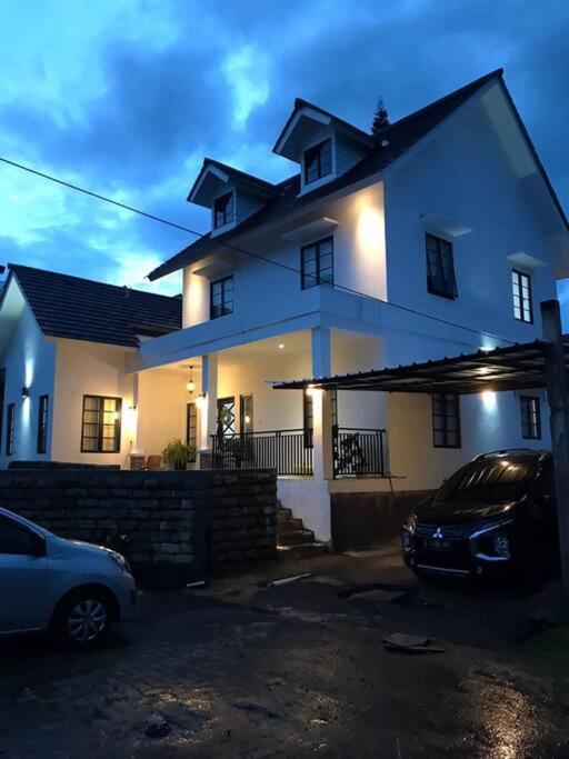 Stylish Villa At Green Apple U 35A Cipanas Puncak Sindanglaya Exteriör bild